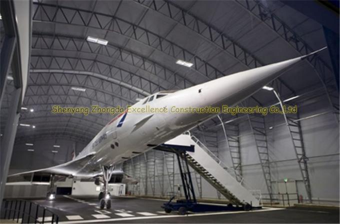 Niedrogi hangar ze stalowym samolotem o dużej rozpiętości z łukowym więźbą dachową